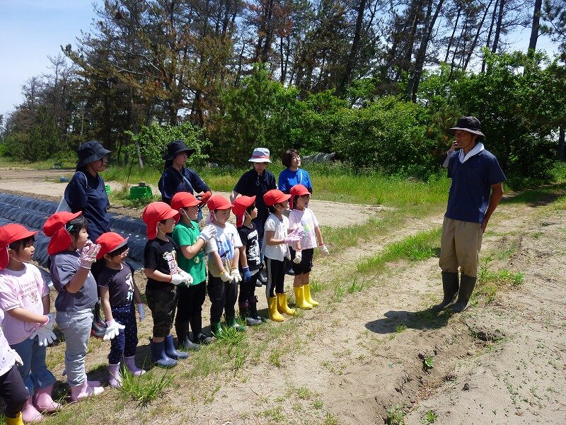 生産者に挨拶.jpg